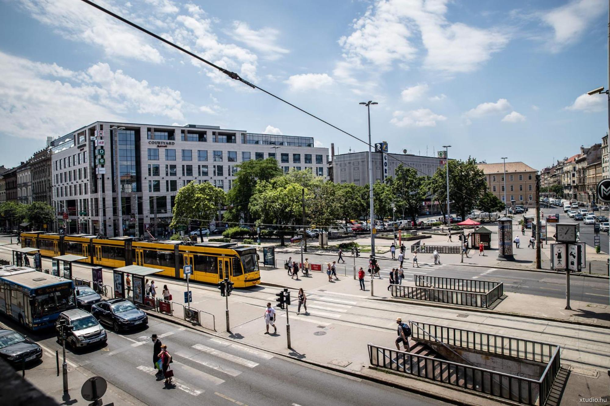 Central - New - Easy Sleep Budapest Eksteriør bilde